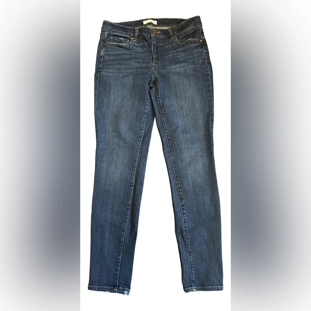 Loft Modern Skinny Cropped Jeans Size 28” (6) Medium wash